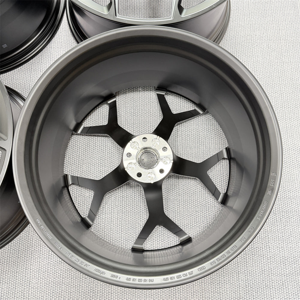 Audi RSQ8 23 inch OEM original forged wheels 22x10.5J ET18 4M8601025CM