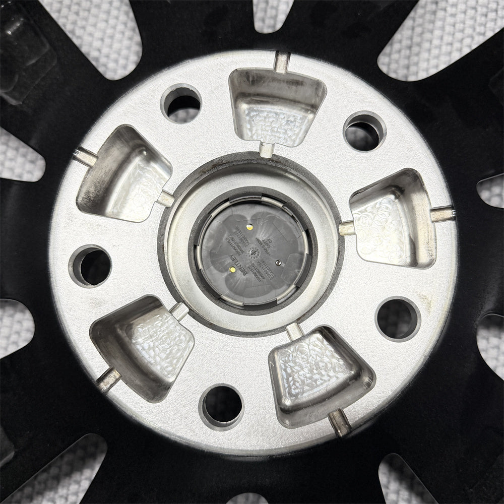 Bentley Bentayga 22 inch OEM original wheel 22x10J ET28